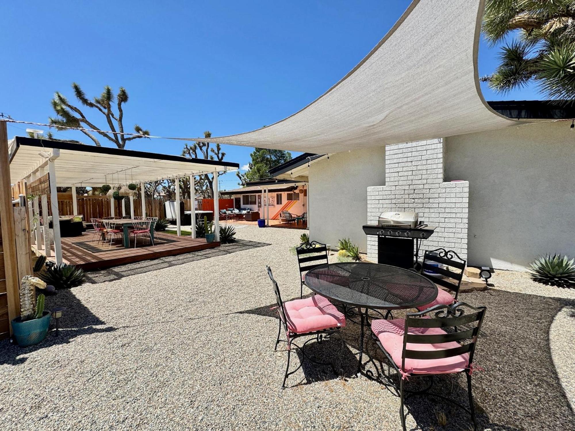 Mid-Century Modern Home W/Pool & Hot Tub Yucca Valley Exterior photo